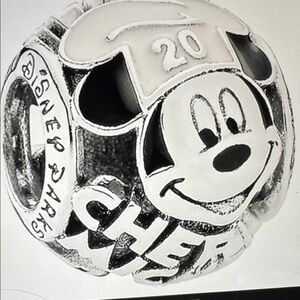 Disney Pandora Charm - Epcot Food And Wine - Chef Mickey 20th Anniversary NIB
